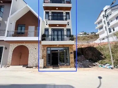 5 bedrooms  · house · Dalat