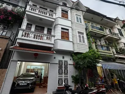 4 bedrooms · house · Hanoi